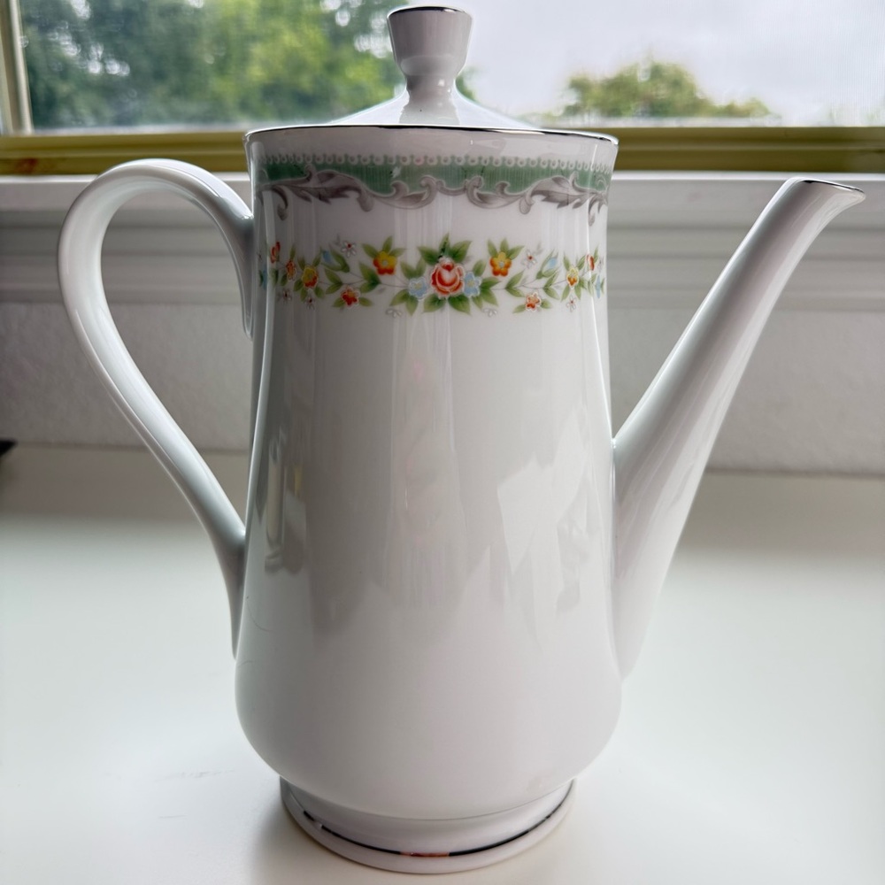 VTG Roseville 4135 Translucent Porcelain Fine China Teapot or Coffee Pot Japan